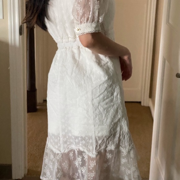 Swankiss lace white dress - Picture 4 of 4